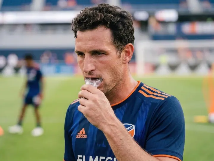 Soccer Player Uses Expand-A-Lung Fitness Breathing Trainer for their training routine.